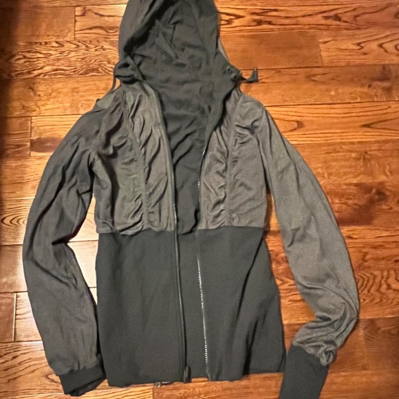 Sz 6 dance studio reversible hooded Jacket - Picture 3 of 3